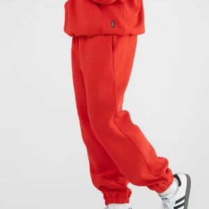Comfrt Crimson Minimalist Joggers